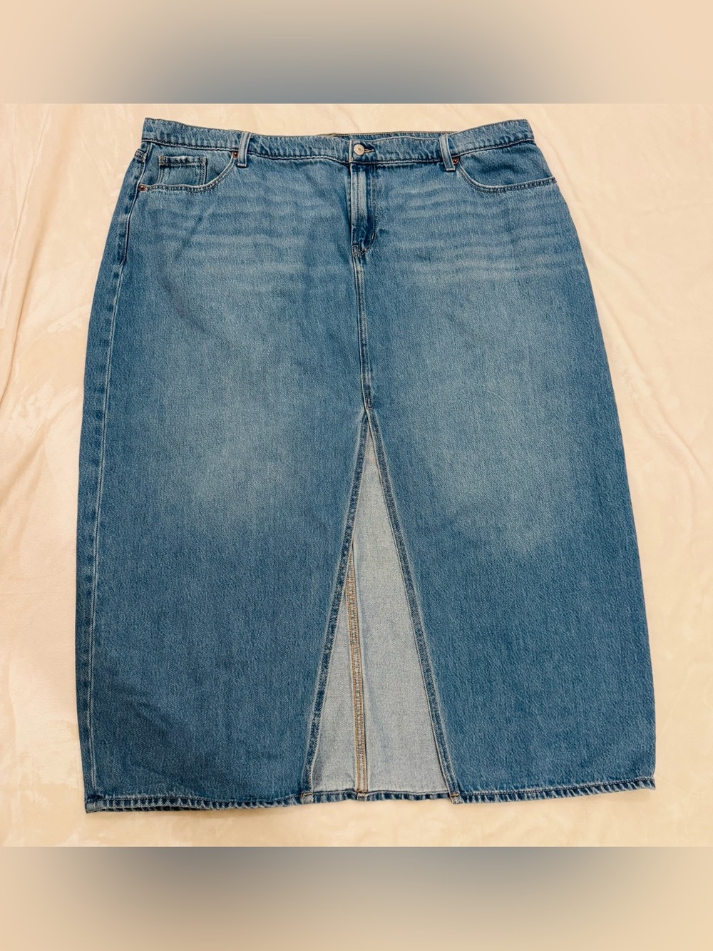 Old Navy Mid Rise Drapey Denim Skirt, Light Blue, Size 20